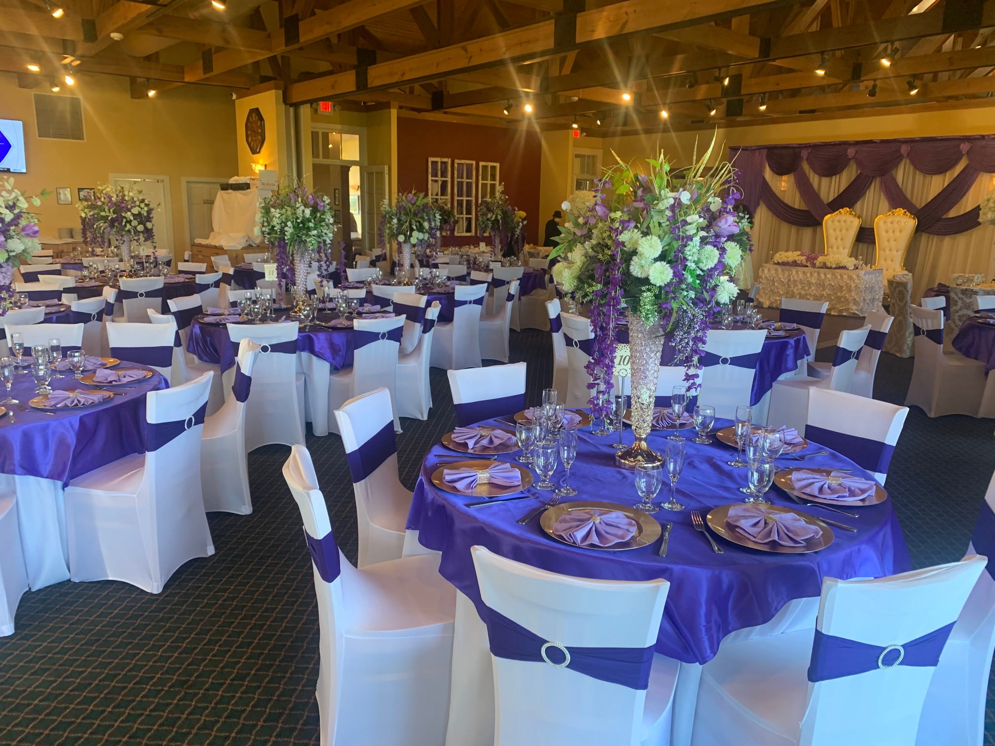 purple banquet table settings